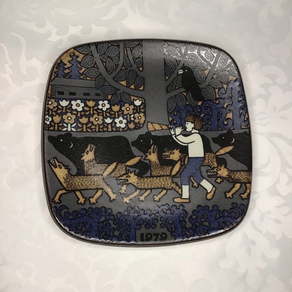 KALEVALA PLATE BY ARABIA OF FINLAND - Picture 2 of 6